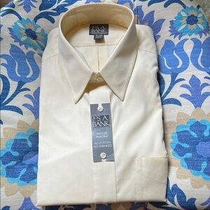 Jos. A. Bank Light Yellow Men's Shirt Size 16.5/35; NWT; Never unpackaged!